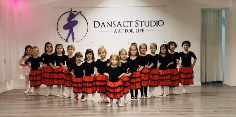 DansAct Studio - Scoala de balet, dans modern, actorie si muzica