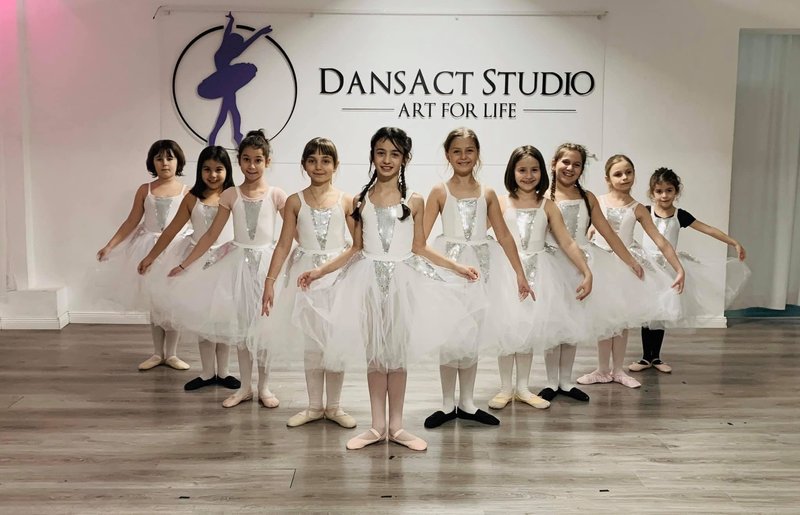 DansAct Studio - Scoala de balet, dans modern, actorie si muzica